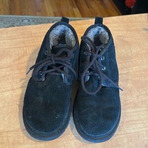Men’s Ugg Neumelblack shoes  size 7